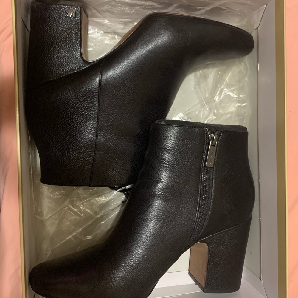 Elanine leather booties